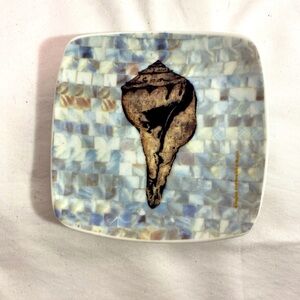 Regina Andrews Art in Motion Trinket Dish Seashell 4.5” X 4.5”